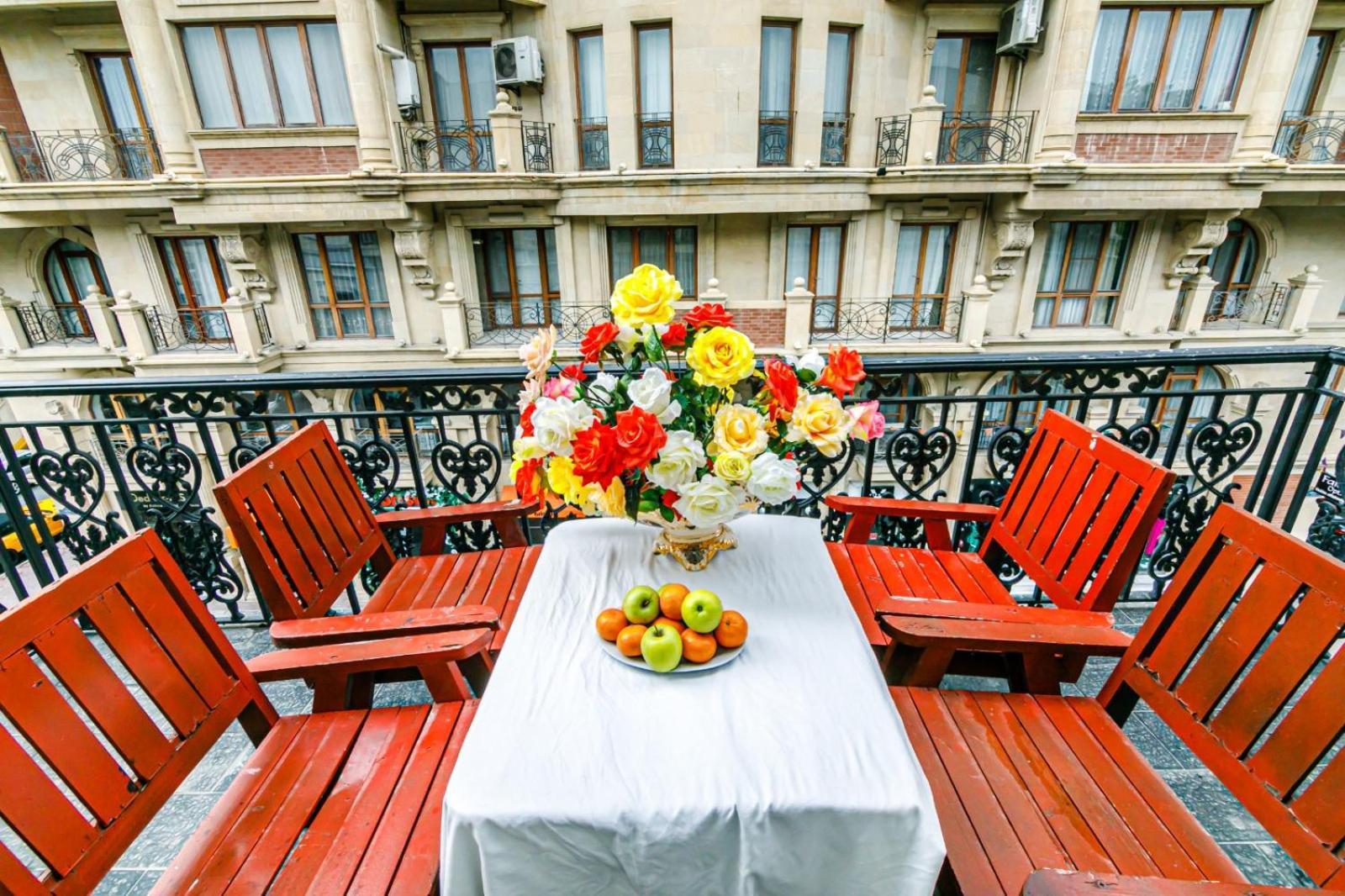 Sera Hotel Baku Exteriör bild