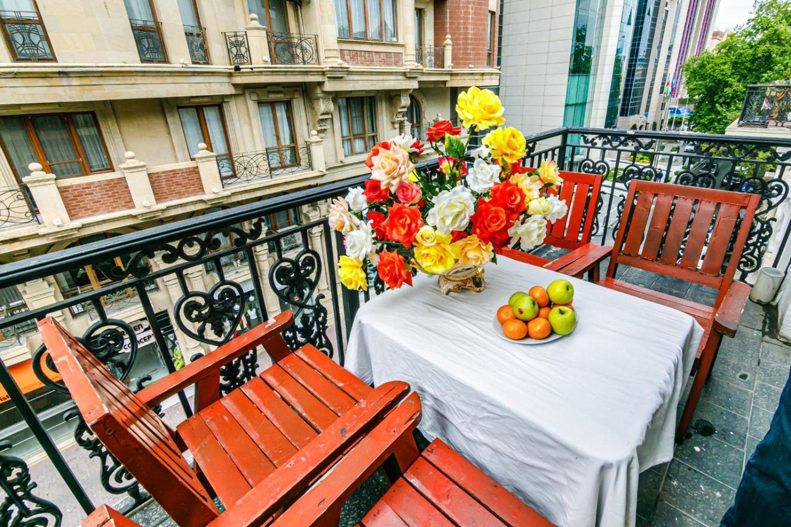 Sera Hotel Baku Exteriör bild