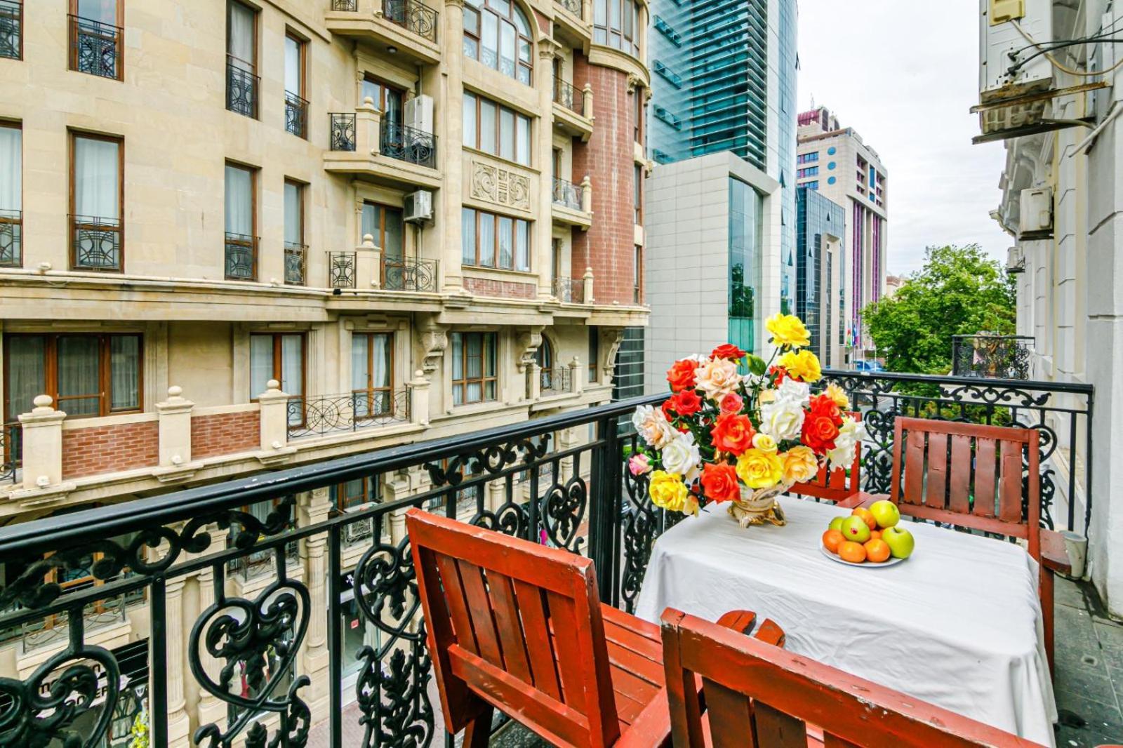 Sera Hotel Baku Exteriör bild