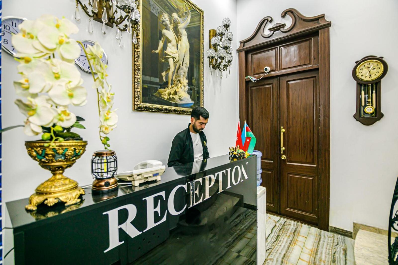 Sera Hotel Baku Exteriör bild