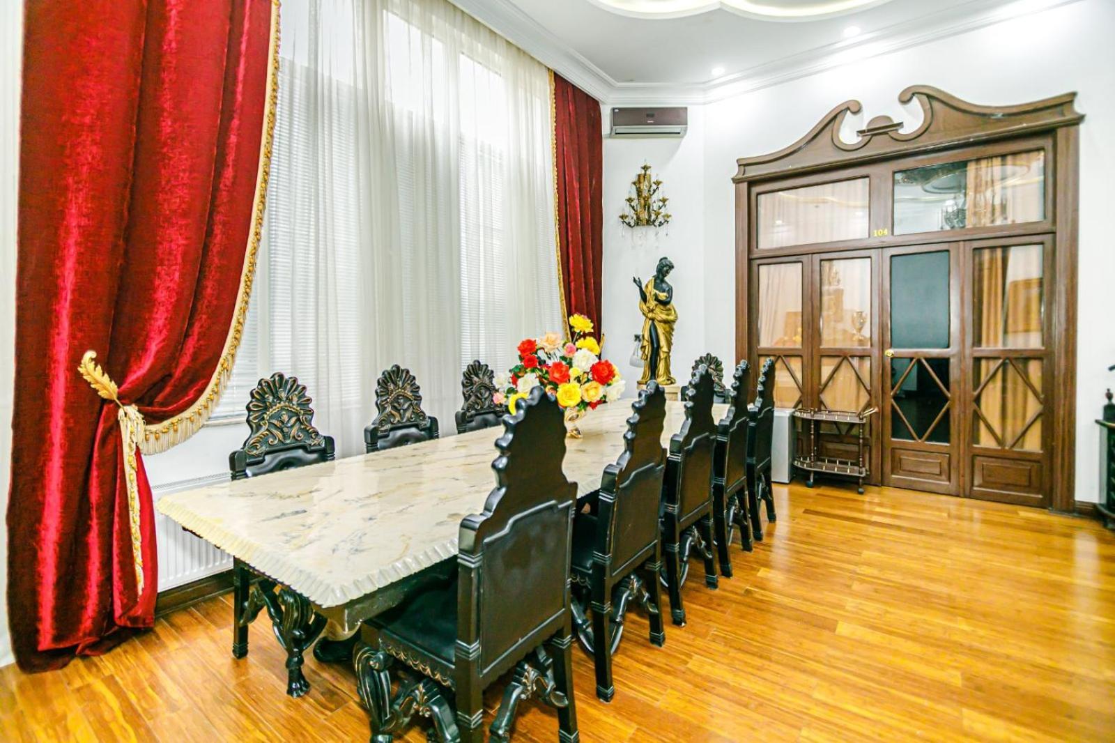 Sera Hotel Baku Exteriör bild