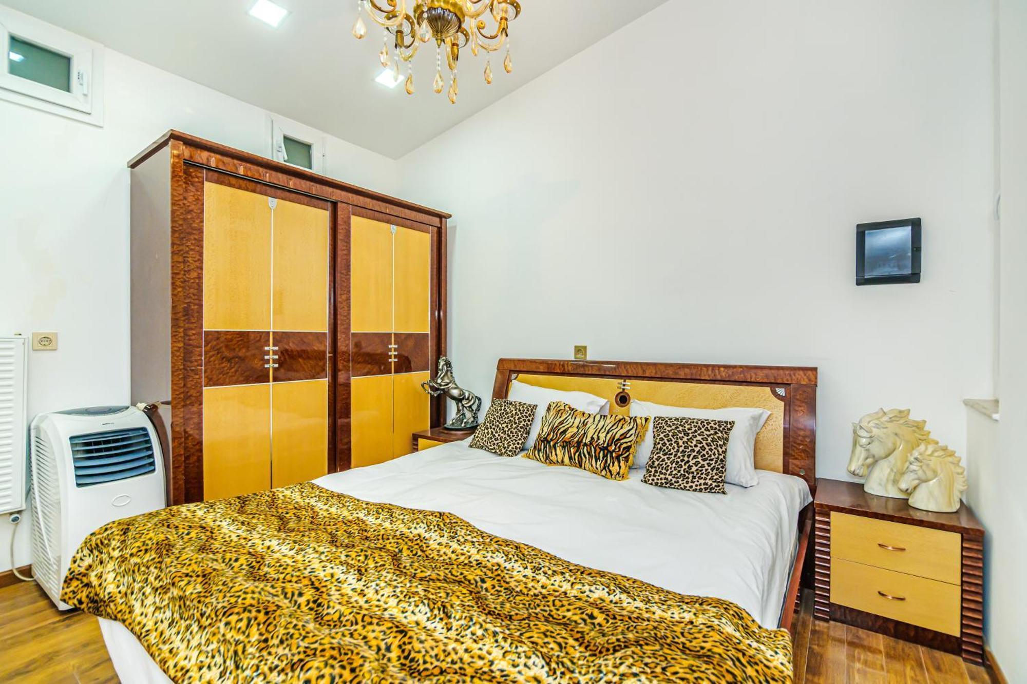 Sera Hotel Baku Exteriör bild